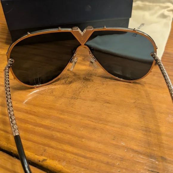 Louis Vuitton Gold Aviator Sunglasses - Picture 2 of 9